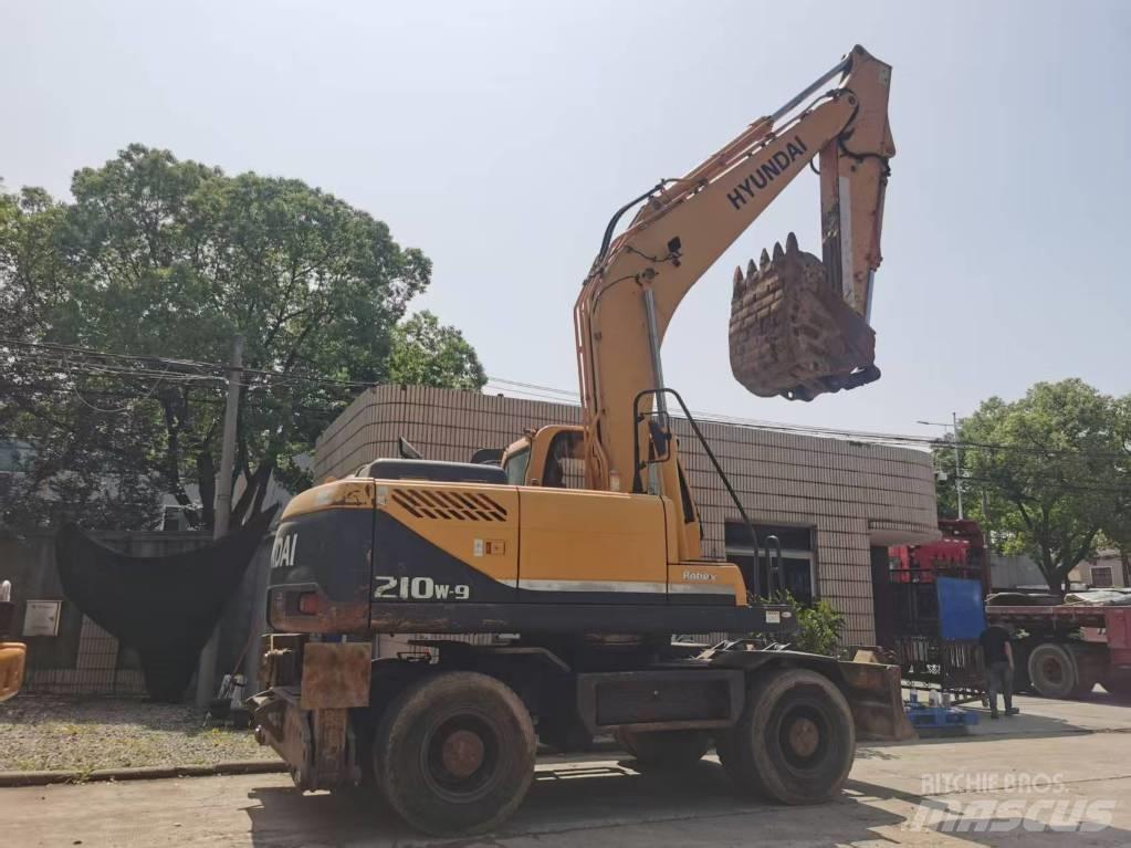 Hyundai R210W-9 Bagri na kolesih