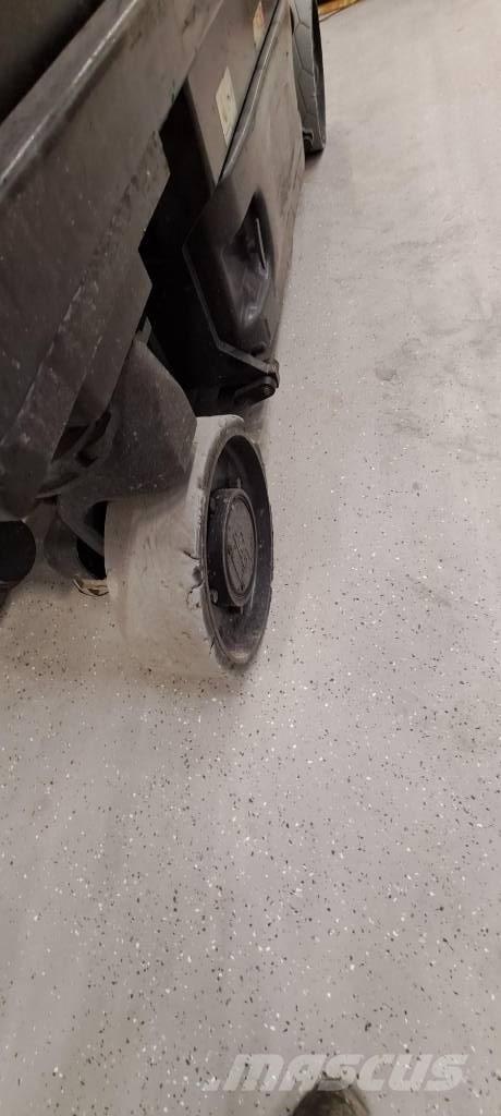 JLG 2630 ES Škarjaste dvižne ploščadi