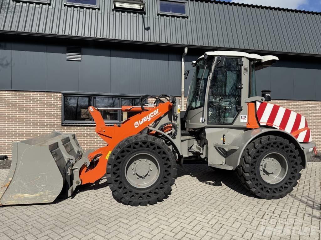 Weycor AR 560 Kolesni nakladalci
