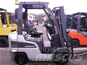 Nissan NP1F1M20J Plinski viličarji