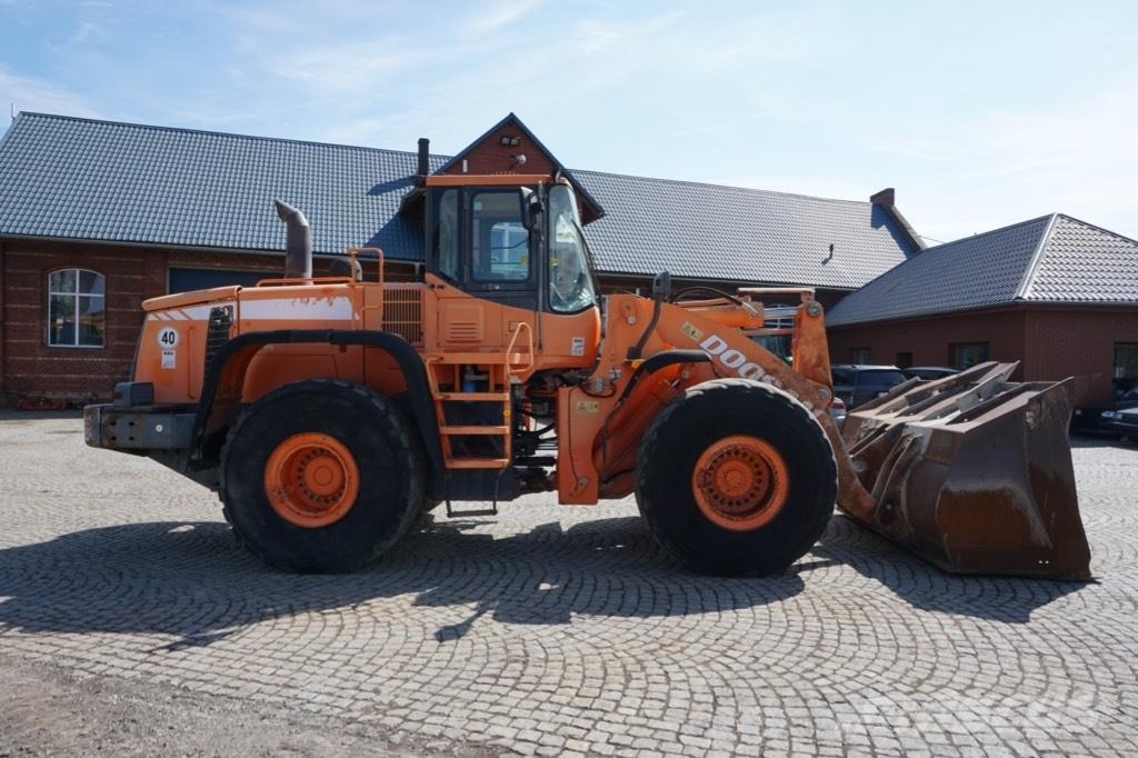 Doosan DL 400 Kolesni nakladalci