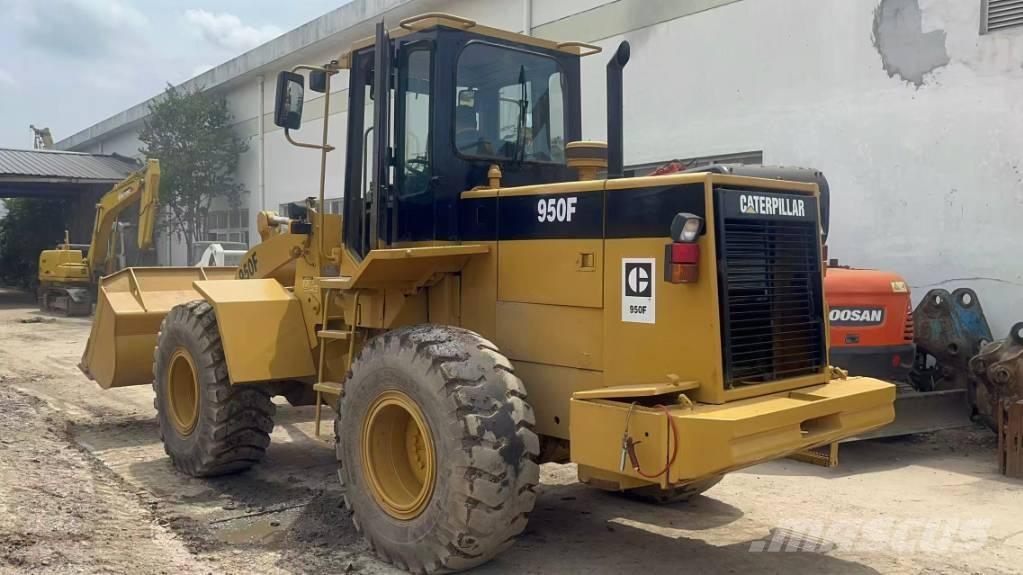 CAT 950 F Kolesni nakladalci