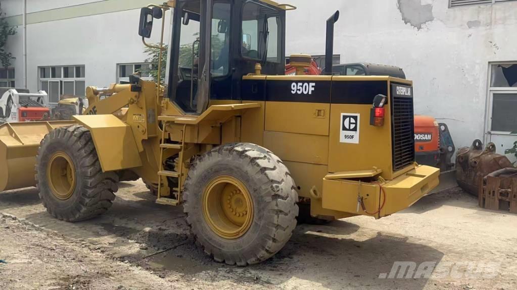 CAT 950 F Kolesni nakladalci