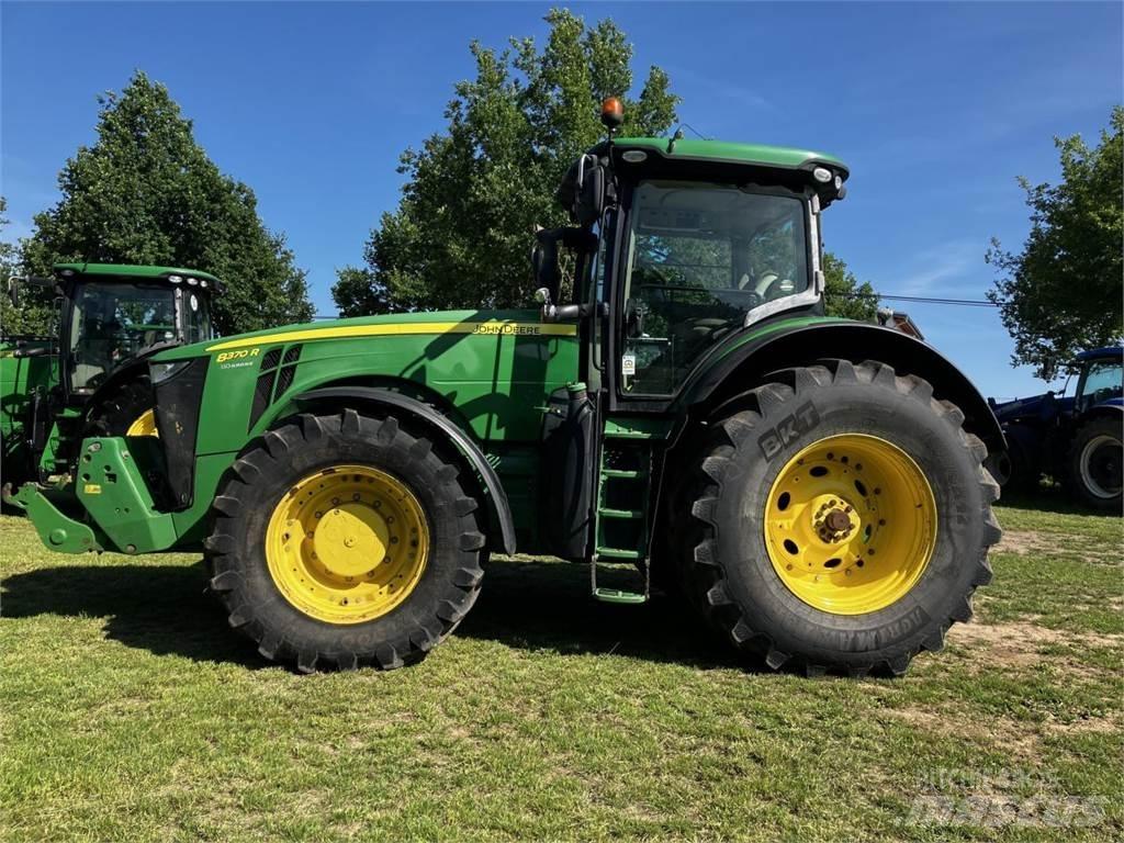 John Deere 8370R Traktorji