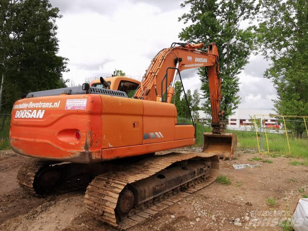 Doosan DX 225 LC Bagri goseničarji