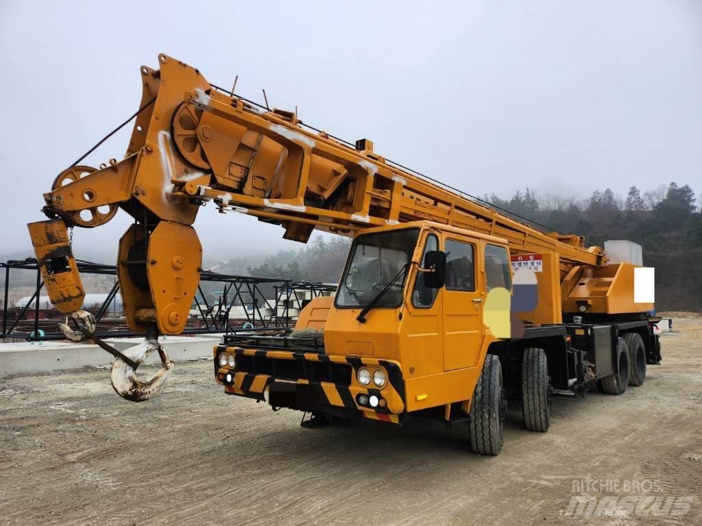 Hyundai HC 50 Rabljeni žerjavi za vsak teren