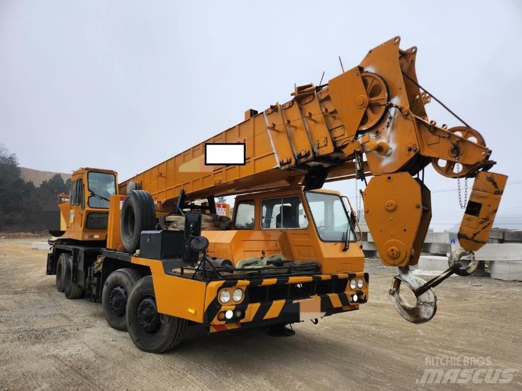 Hyundai HC 50 Rabljeni žerjavi za vsak teren