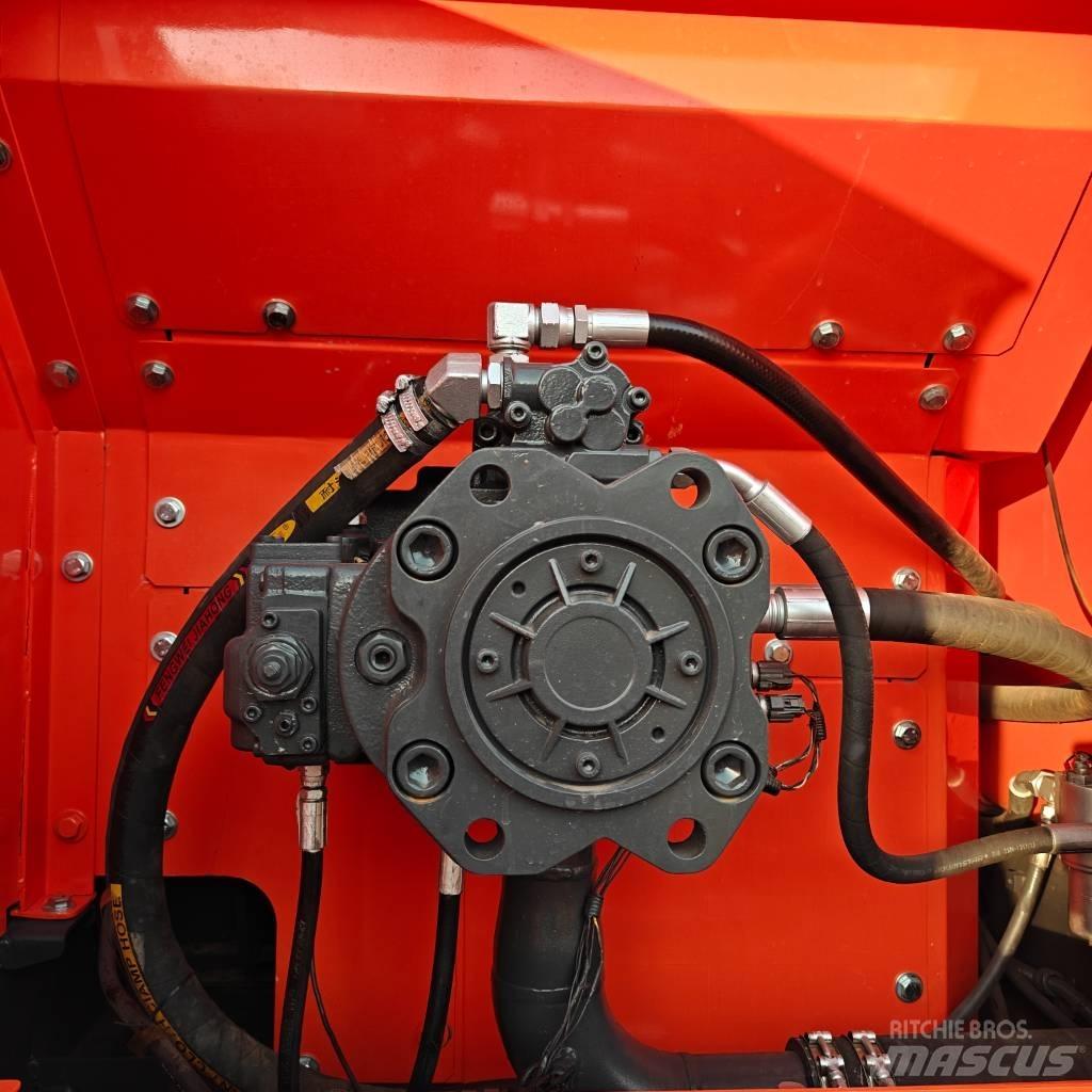 Doosan DX300LC-9C Bagri goseničarji