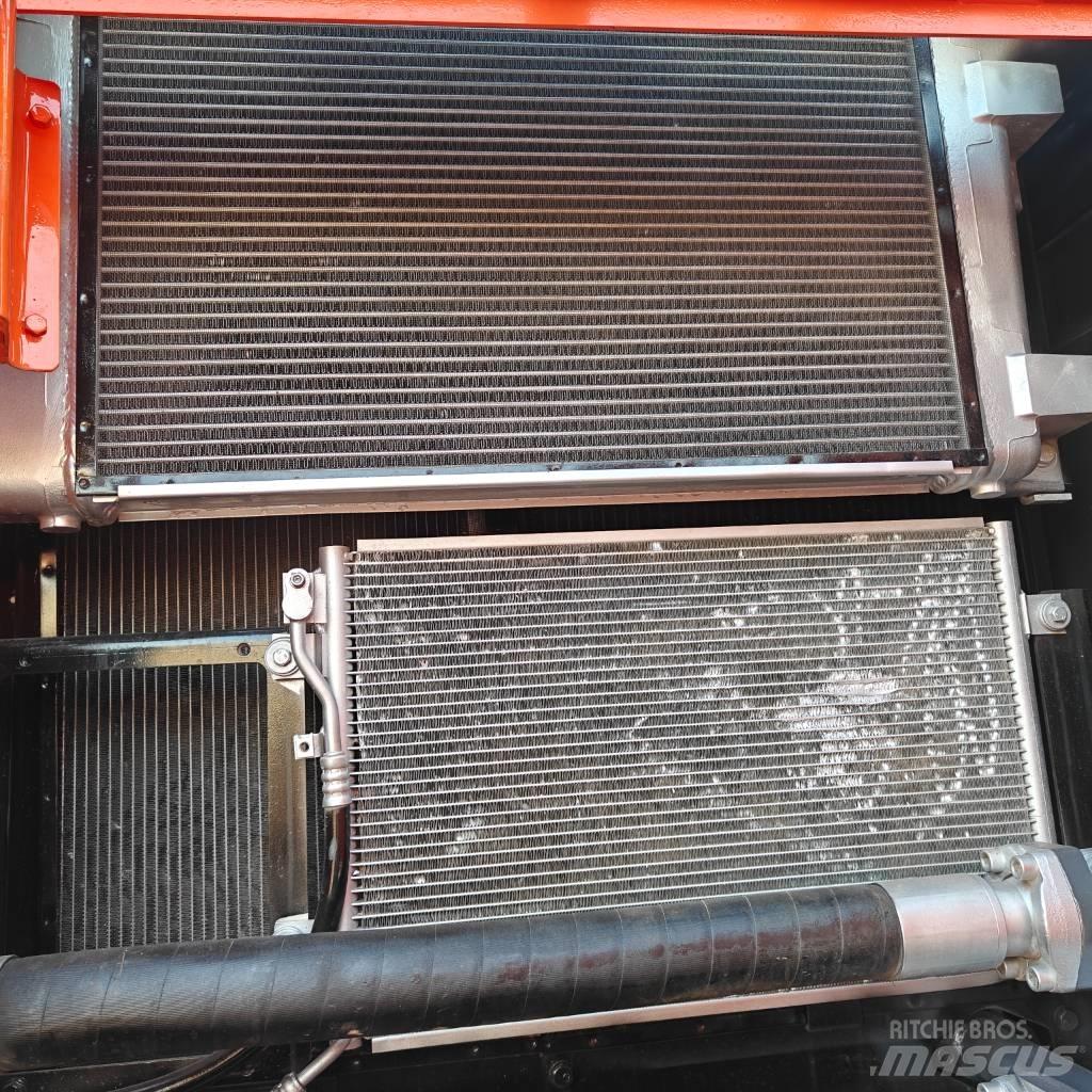 Doosan DX300LC-9C Bagri goseničarji