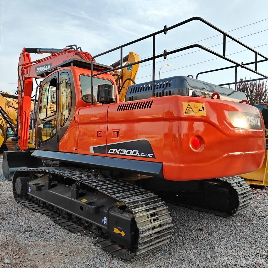 Doosan DX300LC-9C Bagri goseničarji