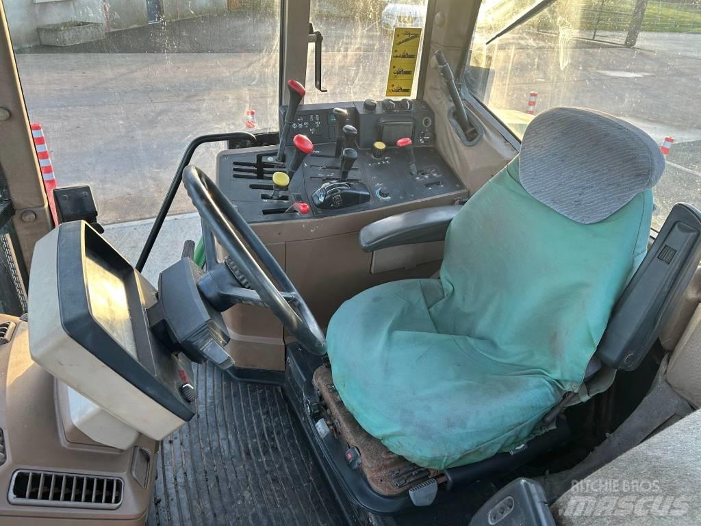 John Deere 6800 Traktorji