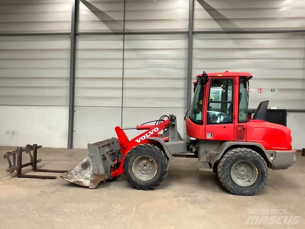 Volvo L 30 G Kolesni nakladalci