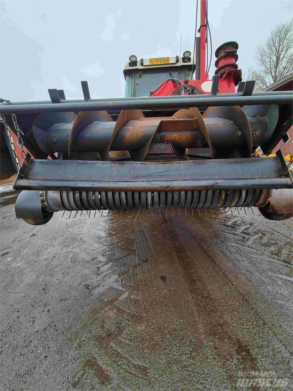 Lely STORM 130R Kombajni za krmo