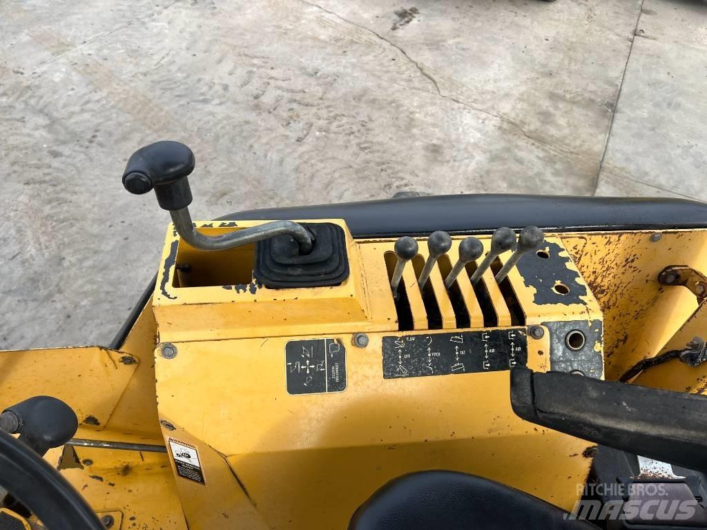 John Deere 210 LE Čelni nakladalci in kopači