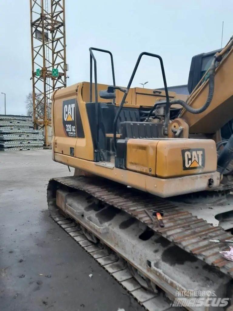 CAT 320 Bagri goseničarji