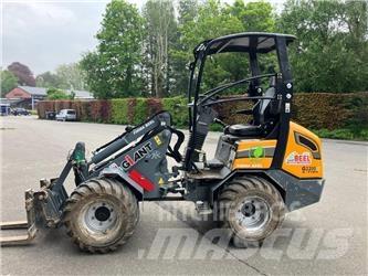GiANT G2200E Skid steer mini nakladalci