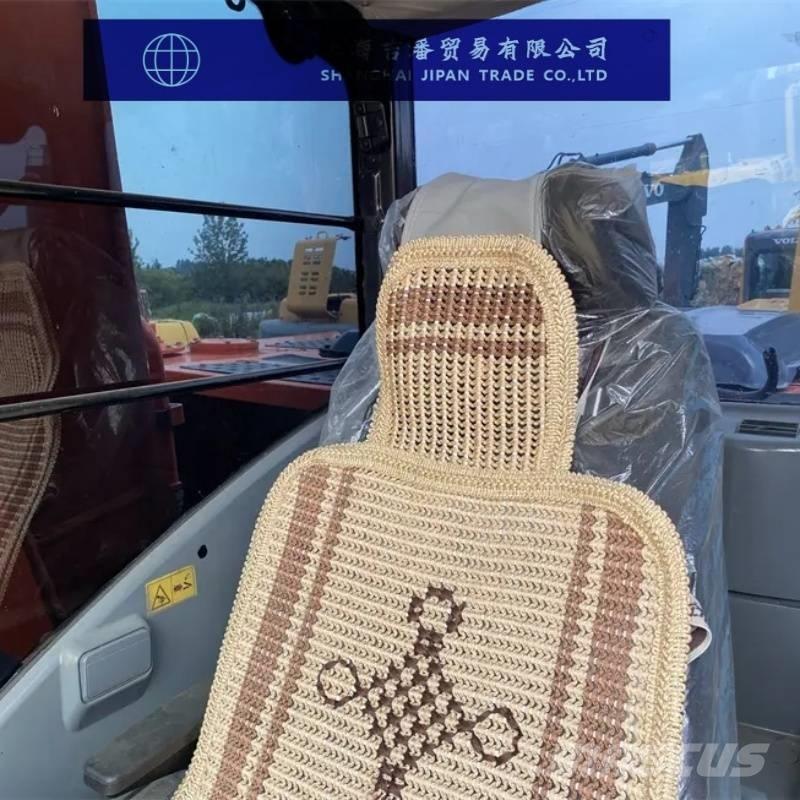 Hitachi ZX 210 Bagri goseničarji