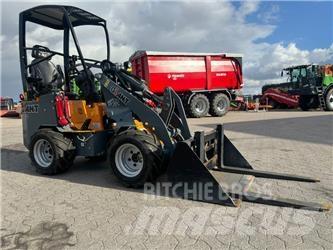 GiANT G 1200 Skid steer mini nakladalci