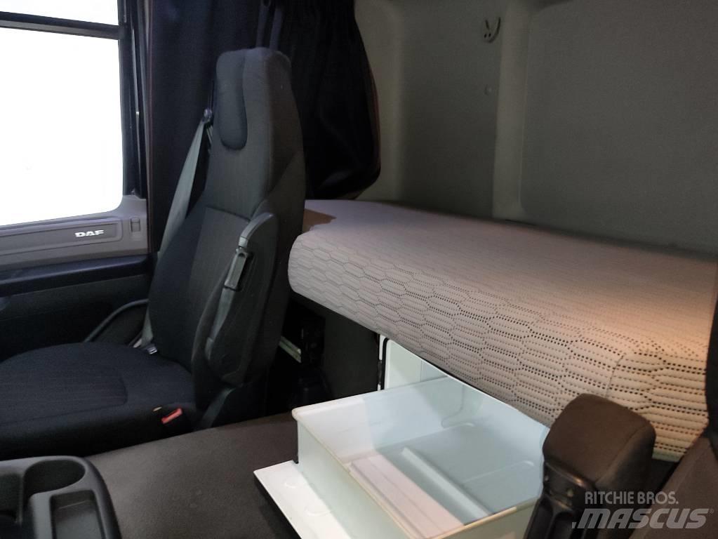 DAF CF 370 FA Tovornjaki s ponjavo