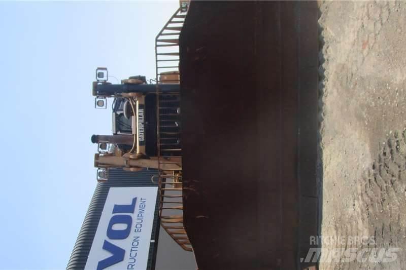CAT D9T Buldožerji goseničarji