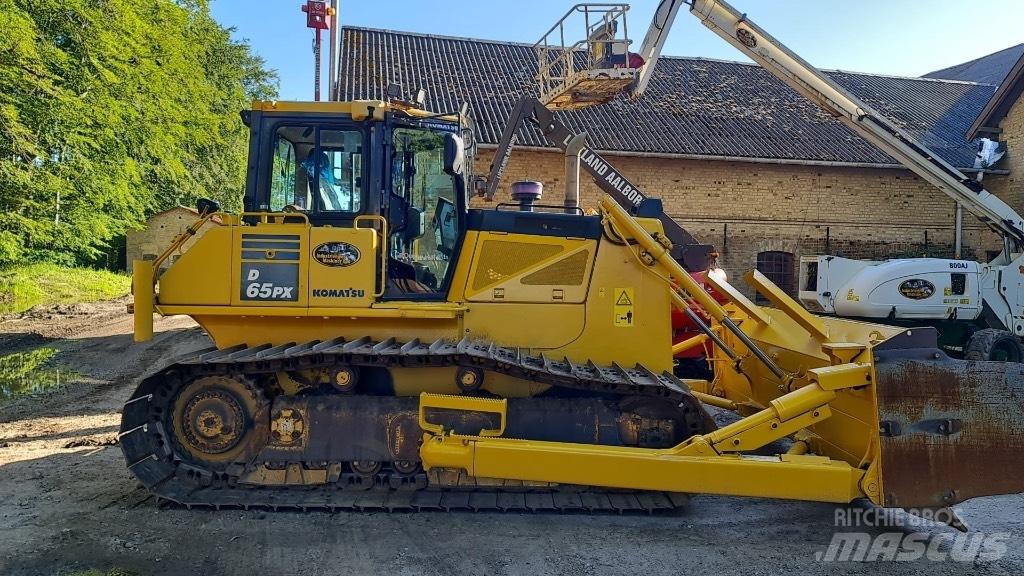 Komatsu D65PX-17 Buldožerji goseničarji