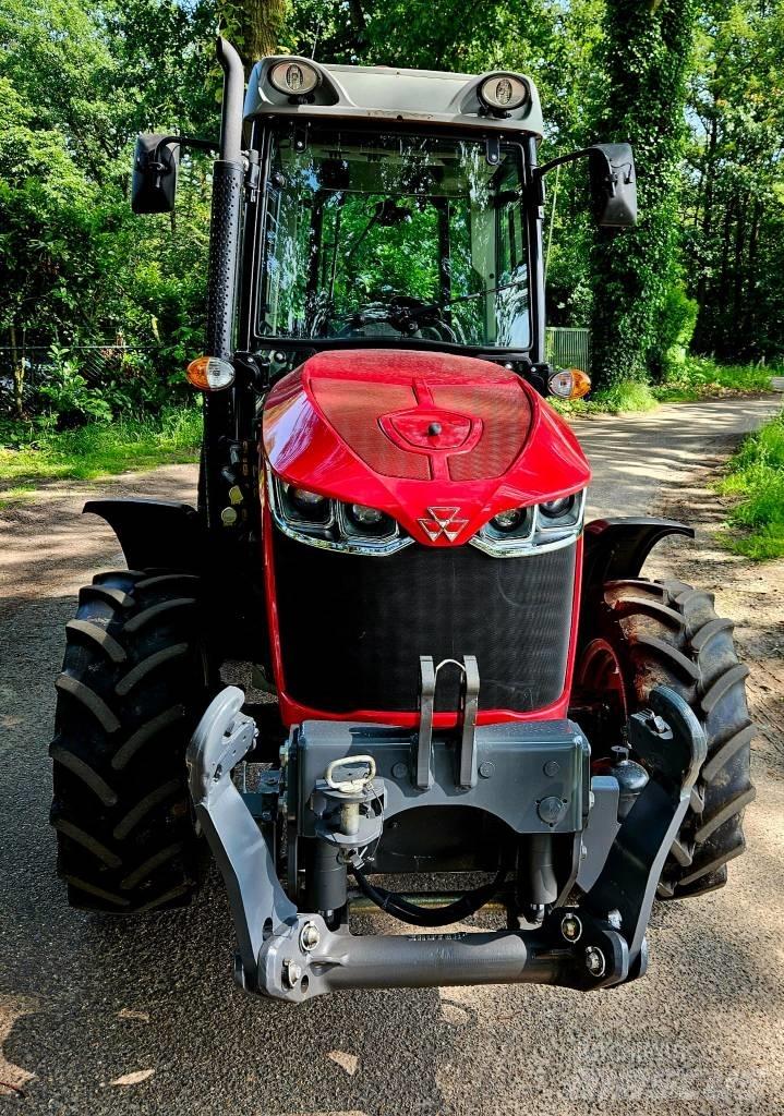 Massey Ferguson 3707 Traktorji