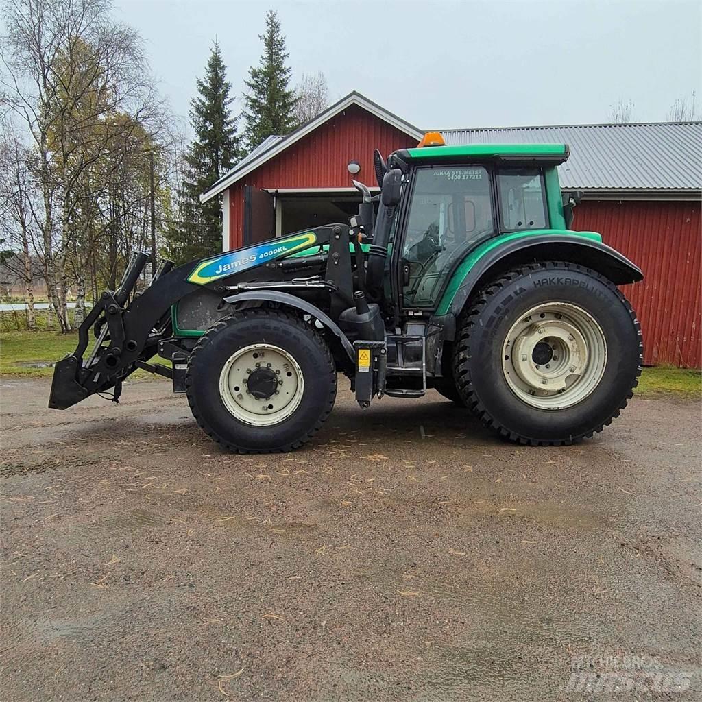 Valtra T182 Versu Traktorji