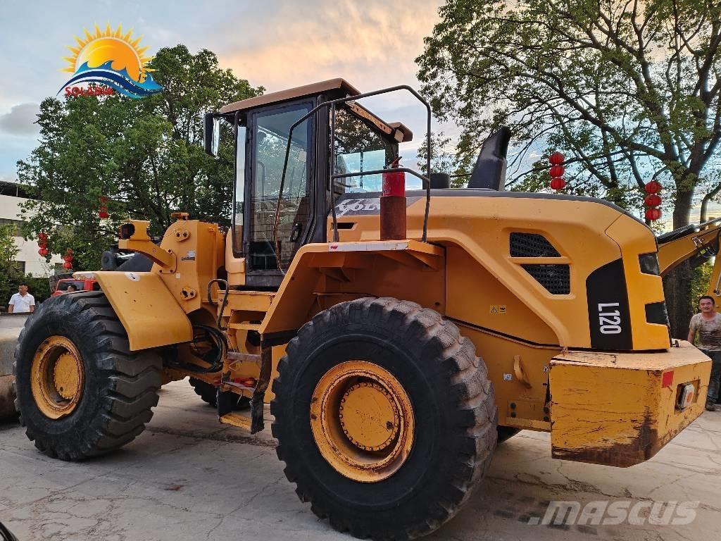 Volvo L 120 Kolesni nakladalci