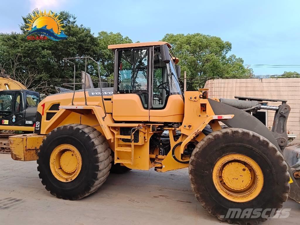 Volvo L 120 Kolesni nakladalci