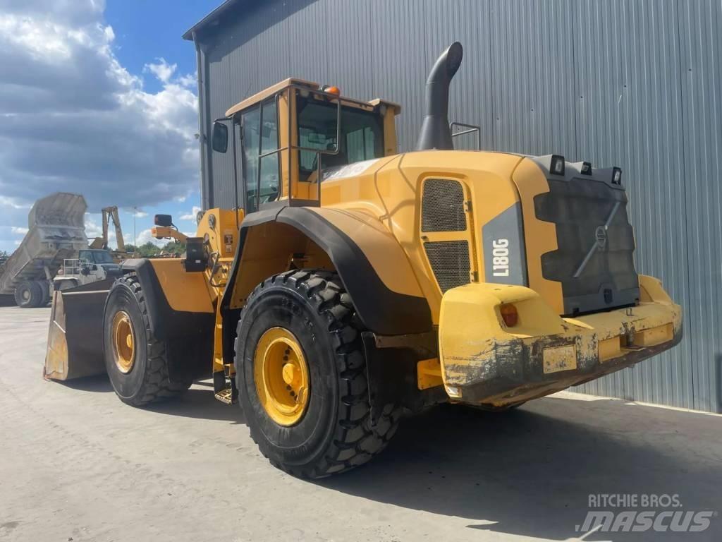 Volvo L180G Kolesni nakladalci