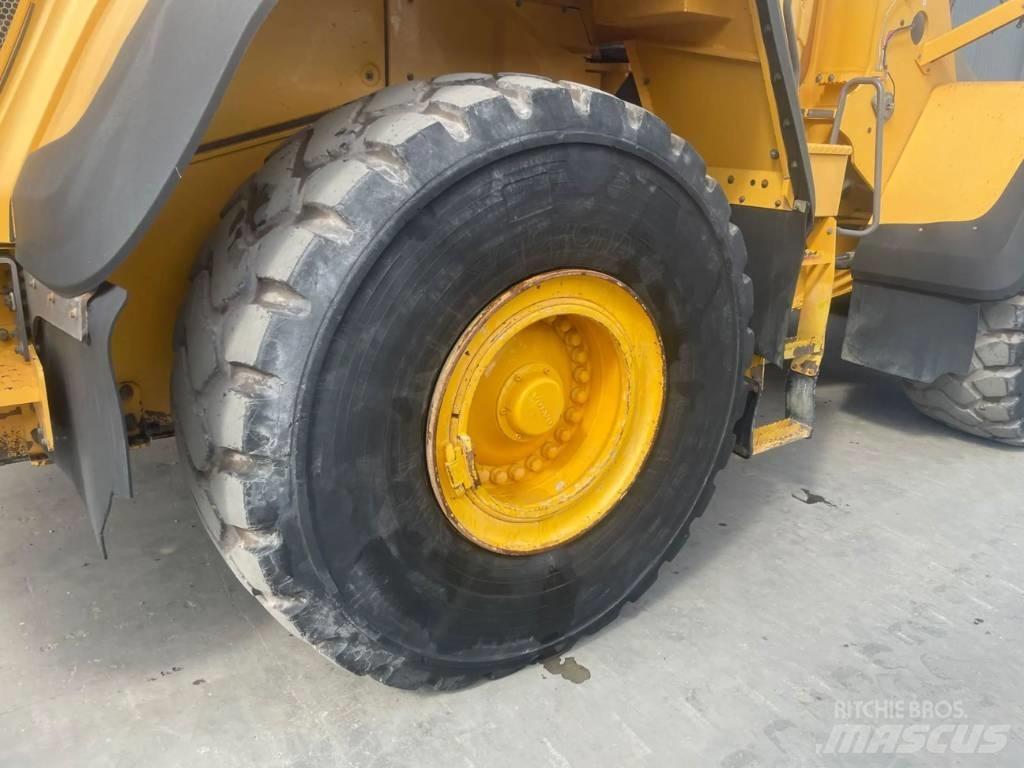 Volvo L180G Kolesni nakladalci