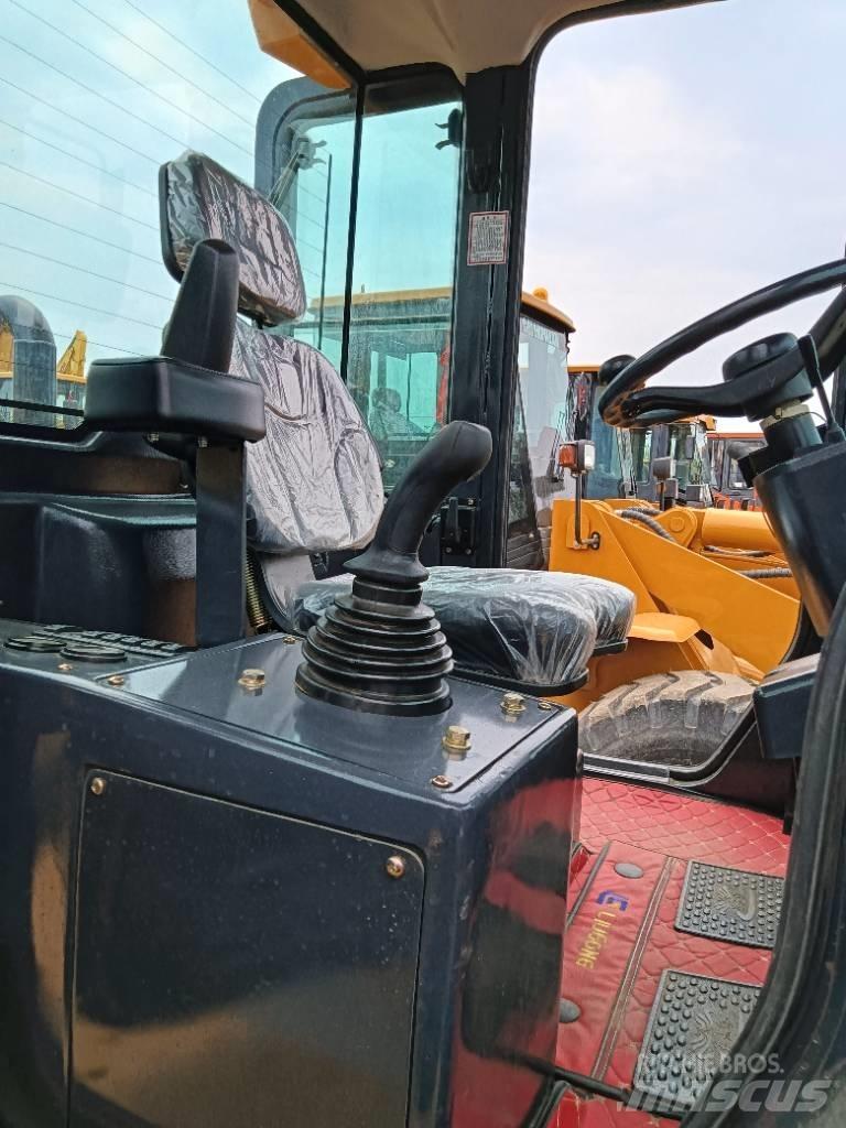 LiuGong 835 Kolesni nakladalci