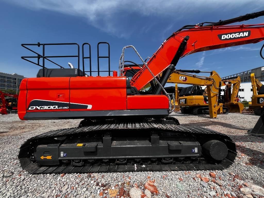 Doosan DX 300 LC-9C Bagri goseničarji