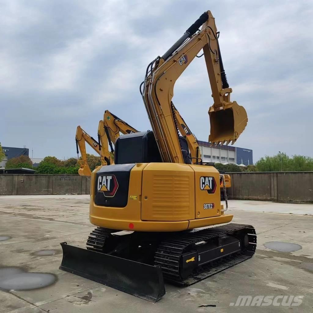 CAT 307E2 Teleskopski kolesni nakladalci