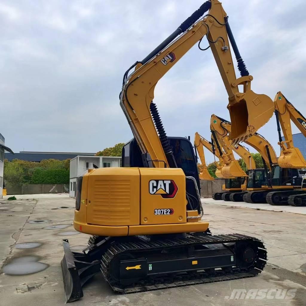 CAT 307E2 Teleskopski kolesni nakladalci