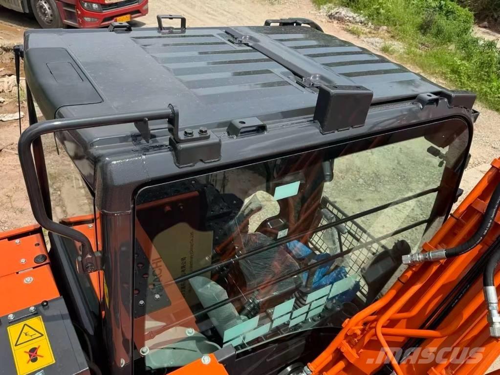 Hitachi ZX 130-6 Bagri goseničarji
