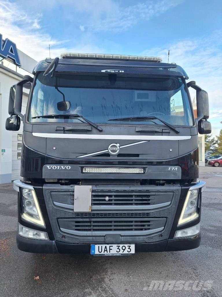Volvo FM  6x2 Tovornjaki z žerjavom