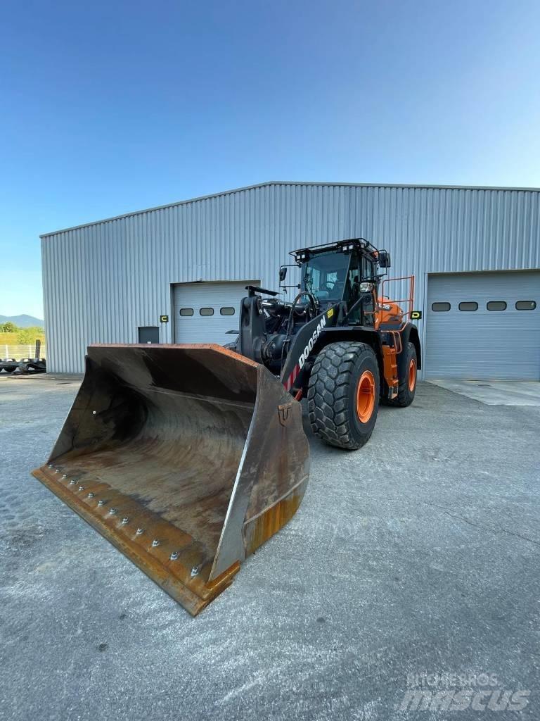 Doosan DL 320-7 Kolesni nakladalci