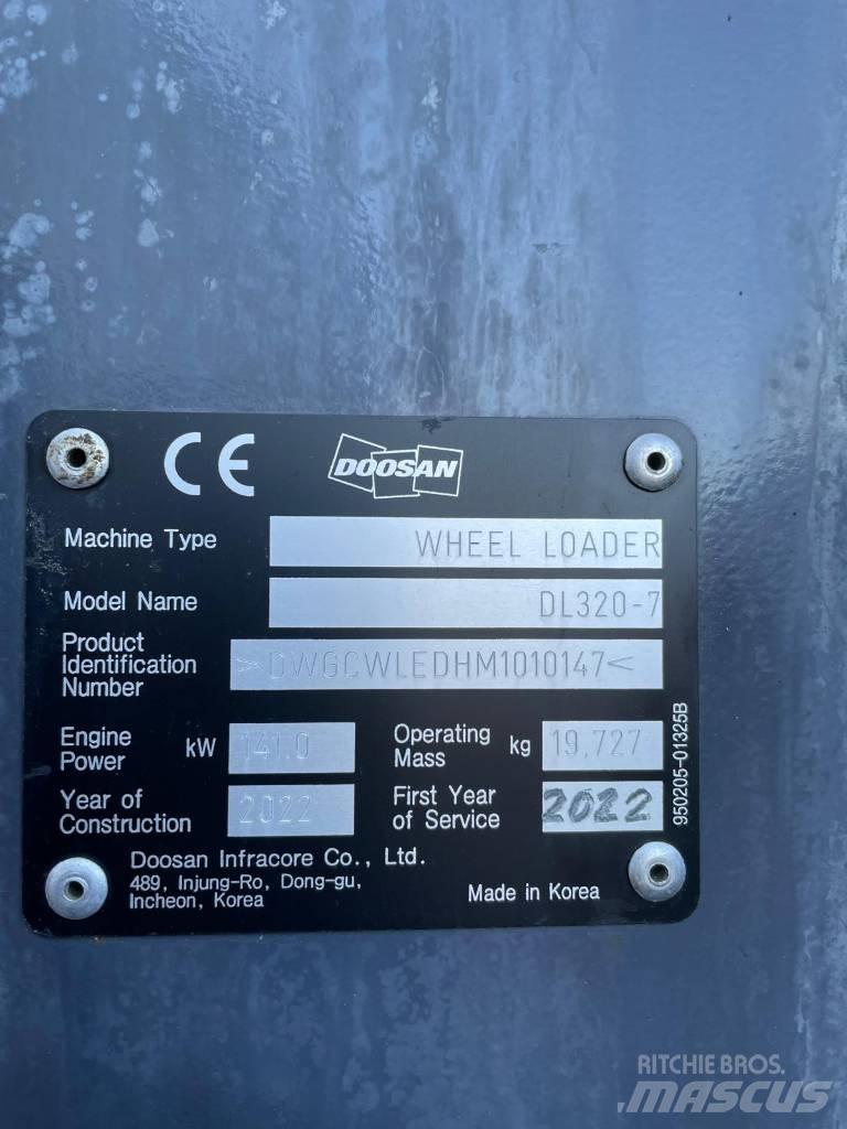 Doosan DL 320-7 Kolesni nakladalci