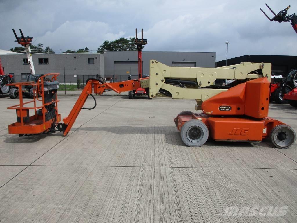JLG E400 AJPN (048) Zglobne samohodne dvižne ploščadi