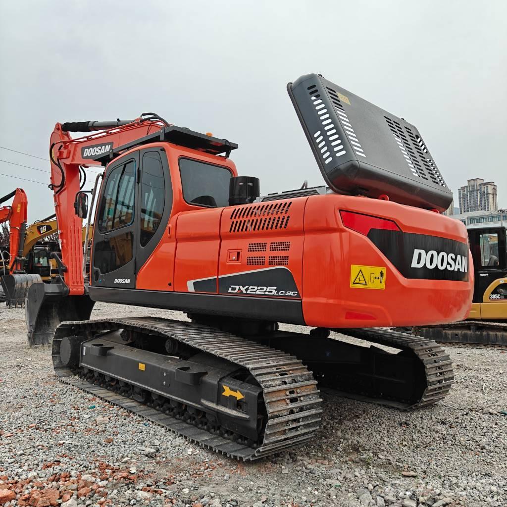 Doosan DX 225 LCA Bagri goseničarji