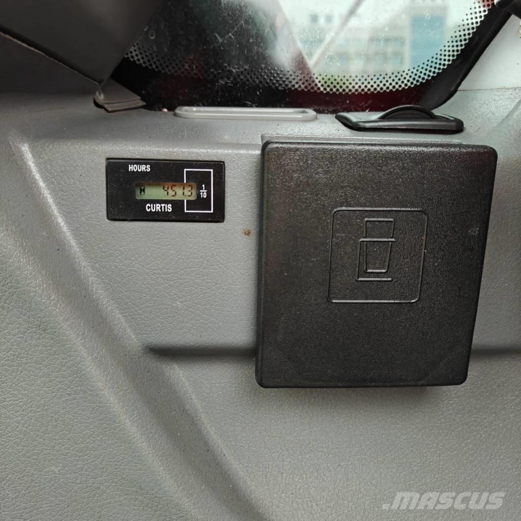 Doosan DX 225 LCA Bagri goseničarji