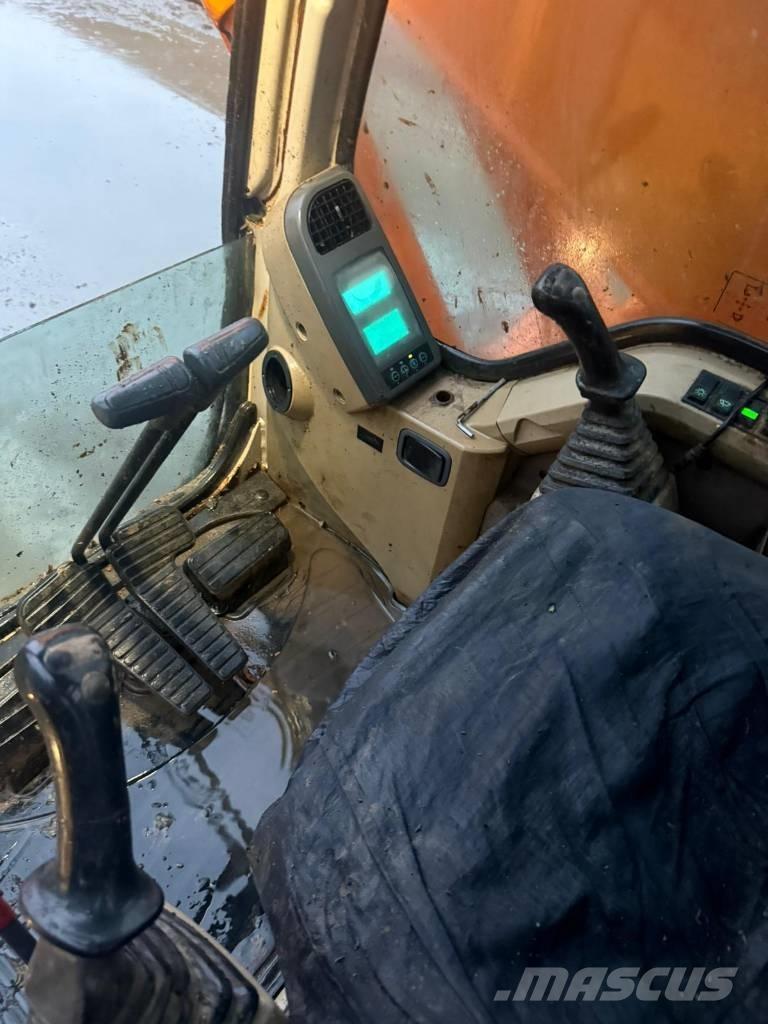 Doosan DX 140 LC Bagri goseničarji