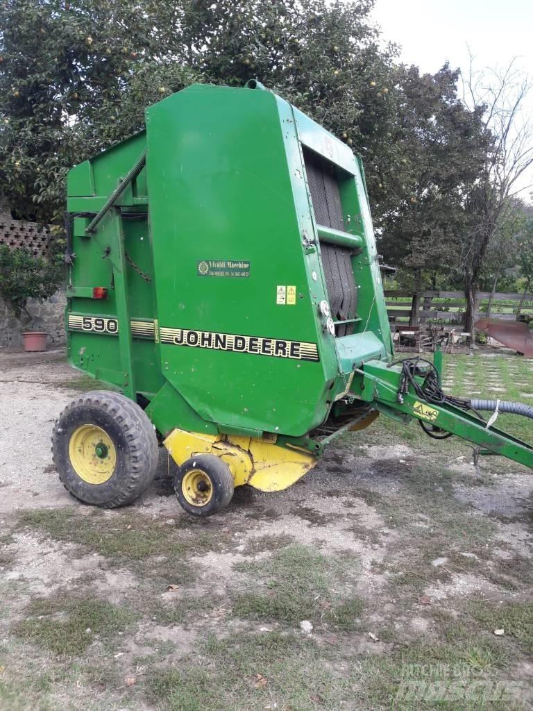 John Deere 590 Balirke (okrogle bale)