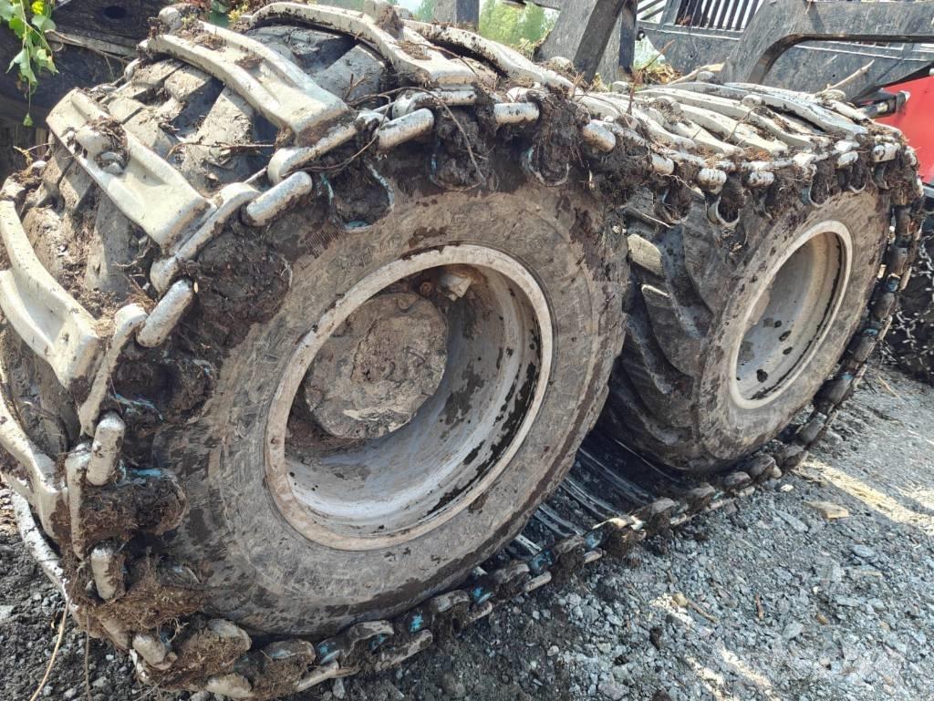 Komatsu 875 Forwarderji