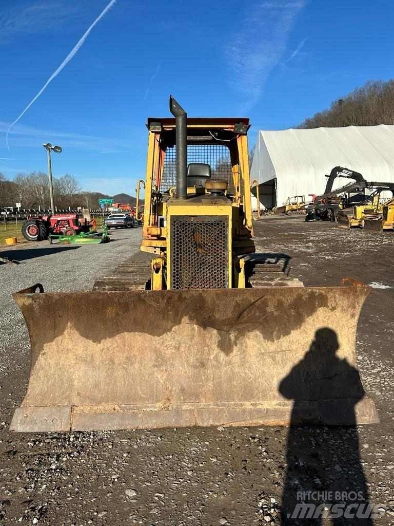 CAT D5C Buldožerji goseničarji