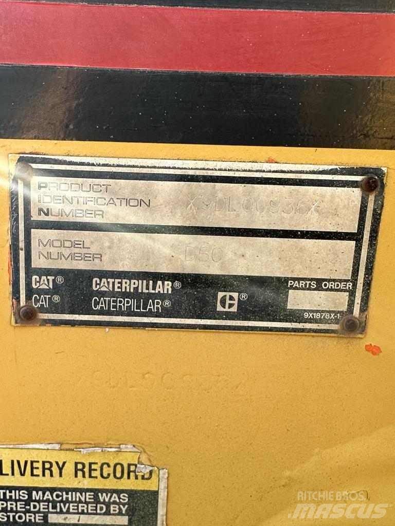 CAT D5C Buldožerji goseničarji