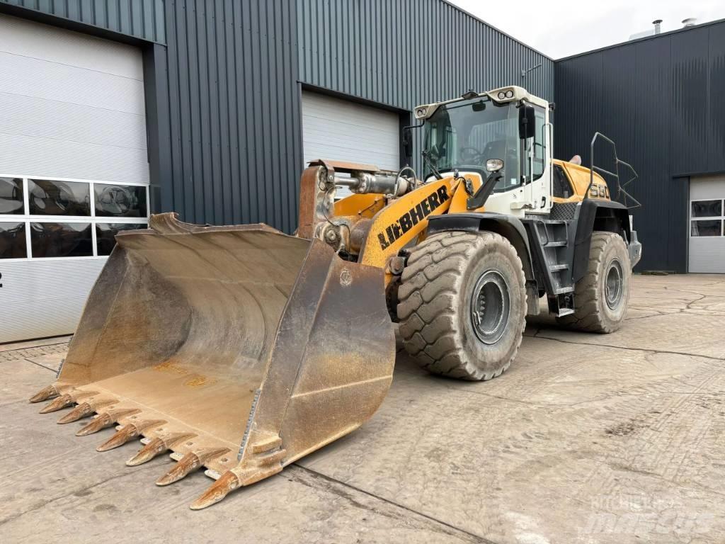 Liebherr L580 Kolesni nakladalci