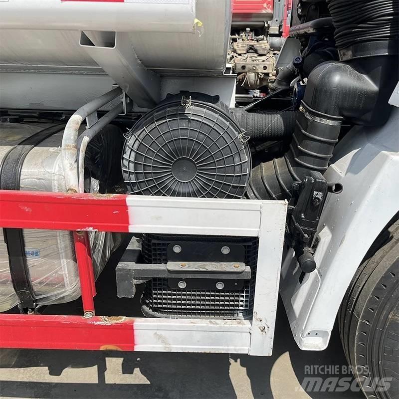 Shacman F 3000 Tovornjaki cisterne