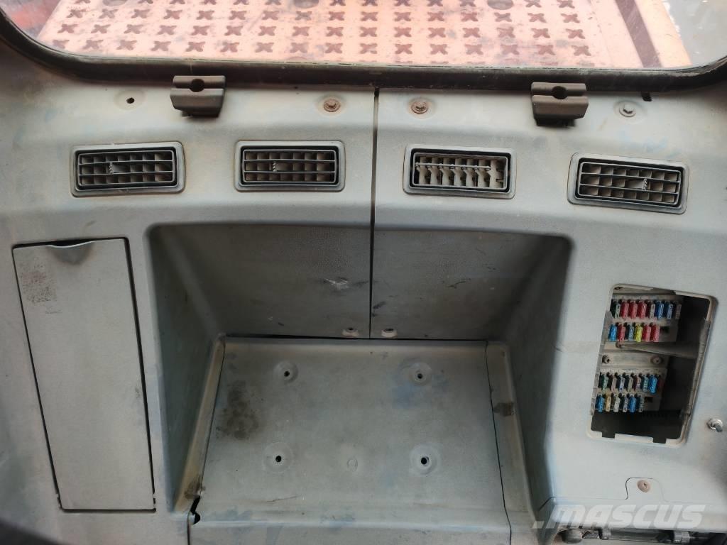 Doosan DX 300 LC--9C Bagri goseničarji